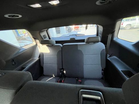 Used 2023 Chevrolet Traverse LT AWD/4WD image 11