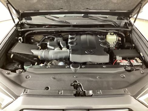 Used 2021 Toyota 4Runner Venture w/ Moonroof Package AWD/4WD image 41