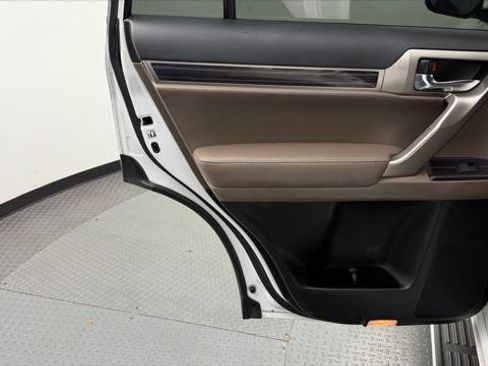 Used 2020 Lexus GX 460 Premium AWD/4WD image 16