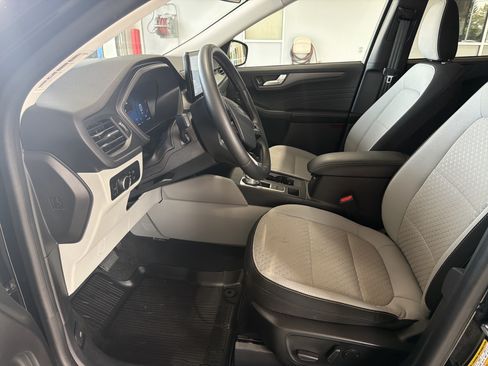 Used 2023 Ford Escape Active w/ Tech Pack #2 AWD/4WD image 19