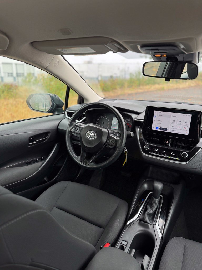 Used 2025 Toyota Corolla LE FWD image 24