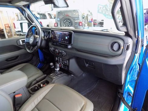 Certified 2024 Jeep Gladiator Mojave image 24
