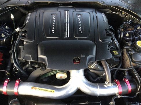 Used 2018 Jaguar XE R-Sport image 24