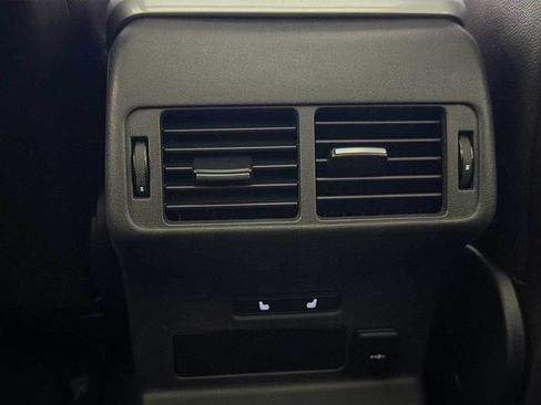 Used 2022 Land Rover Range Rover Velar R-Dynamic S image 25