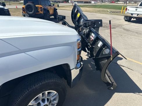 Used 2017 Chevrolet Silverado 2500 W/T AWD/4WD image 5