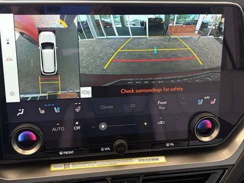 New 2026 Lexus TX 550h AWD Plug-In Hybrid image 17