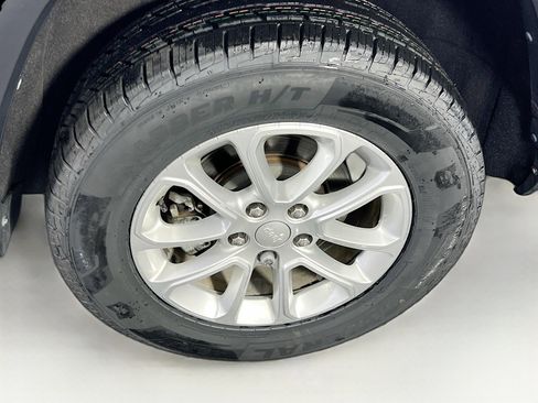 Used 2022 Jeep Grand Cherokee Laredo X image 31