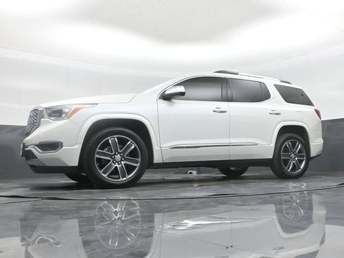 Used 2019 GMC Acadia Denali w/ Technology Package FWD image 47