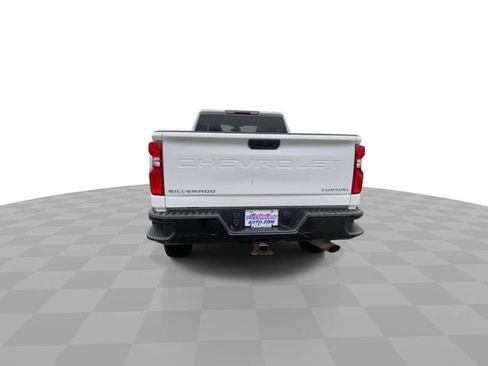 Used 2021 Chevrolet Silverado 2500 Custom w/ Custom Value Package image 9