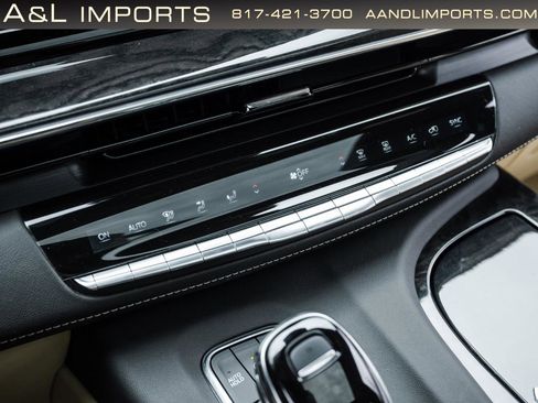 Used 2024 Cadillac Escalade Premium Luxury w/ Performance Package AWD/4WD image 14