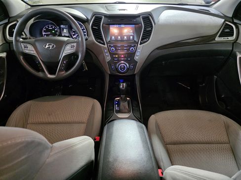 Used 2017 Hyundai Santa Fe SE image 18