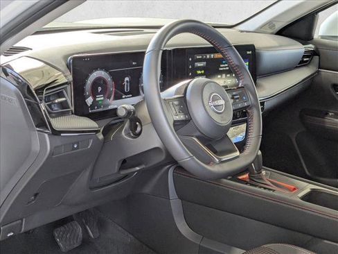 Used 2025 Nissan Kicks SR AWD/4WD image 10
