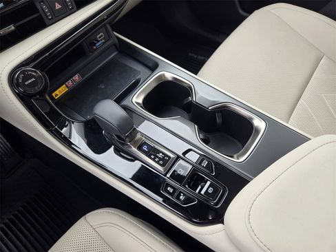 Used 2025 Lexus NX 450h+ AWD w/ Luxury Package image 17