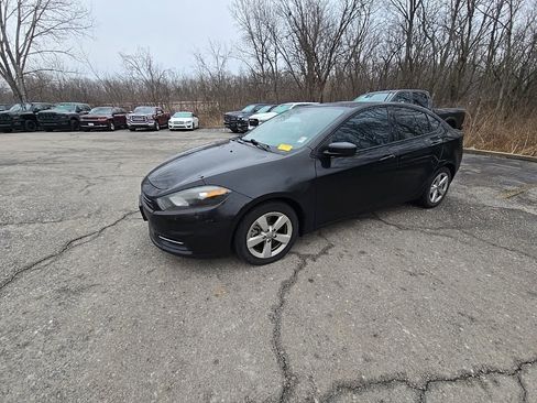 Used 2015 Dodge Dart SXT image 2