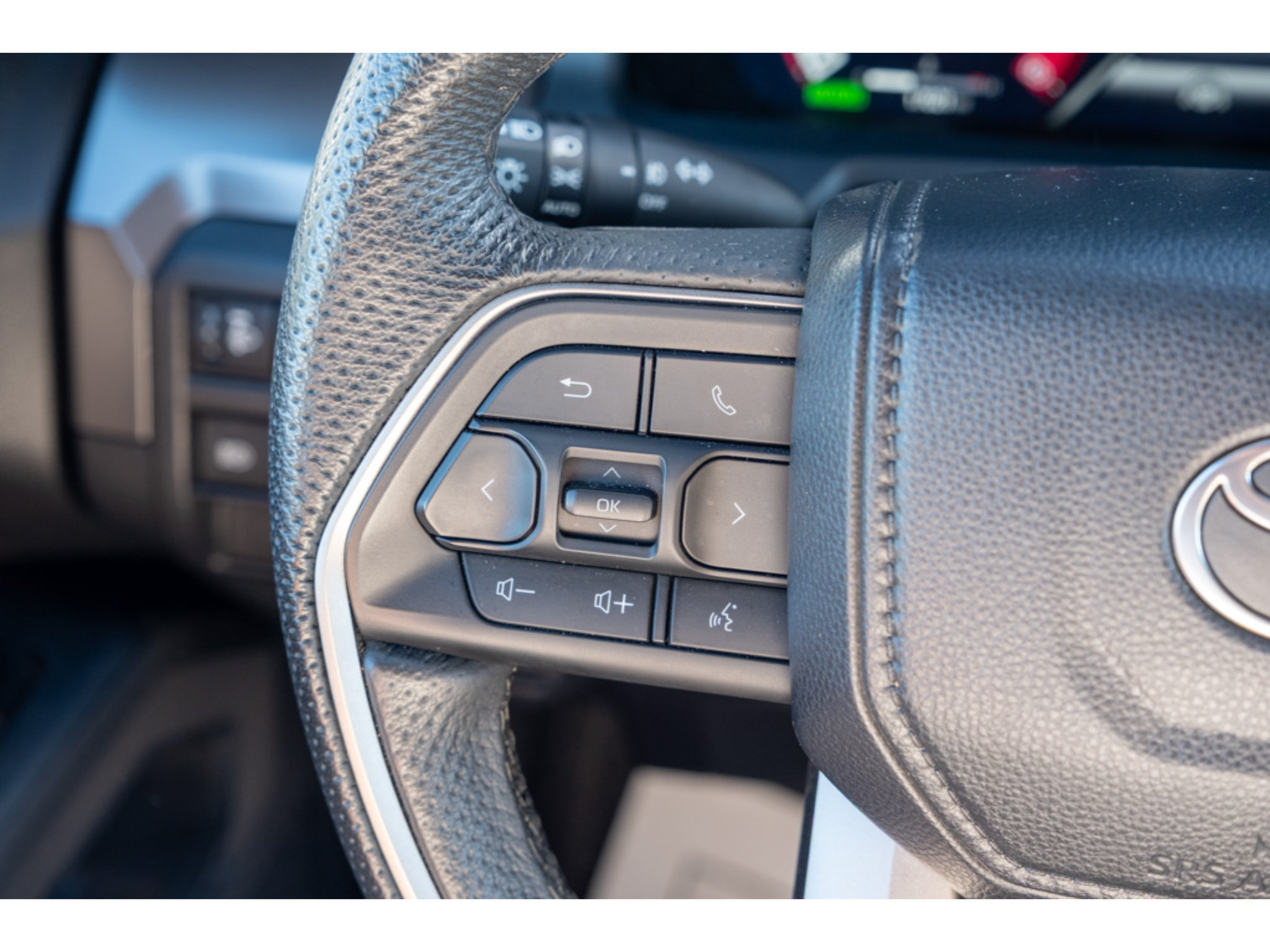 Used 2024 Toyota Tacoma TRD Off-Road AWD/4WD image 18