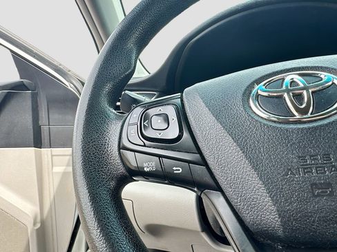Used 2017 Toyota Camry LE image 21