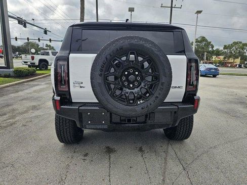 New 2026 GMC Hummer EV 2X image 4