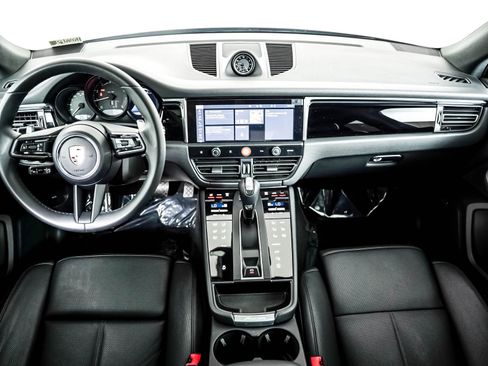 Used 2026 Porsche Macan AWD/4WD image 15