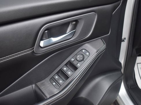 Certified 2024 Nissan Rogue SV w/ SV Premium Package FWD image 23