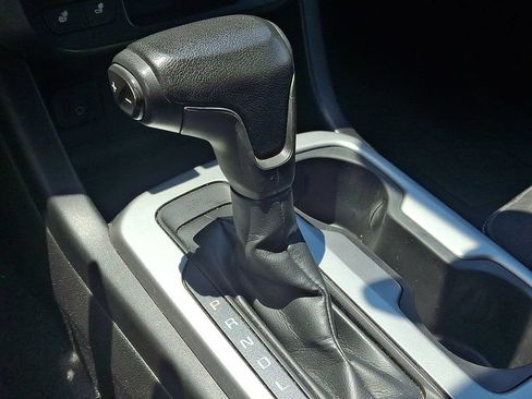 Used 2021 Chevrolet Colorado LT w/ LT Convenience Package AWD/4WD image 15