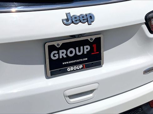 Used 2022 Jeep Compass Latitude FWD image 31
