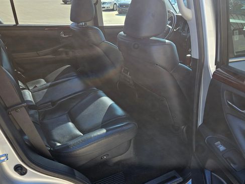 Used 2014 Lexus LX 570 4WD image 20
