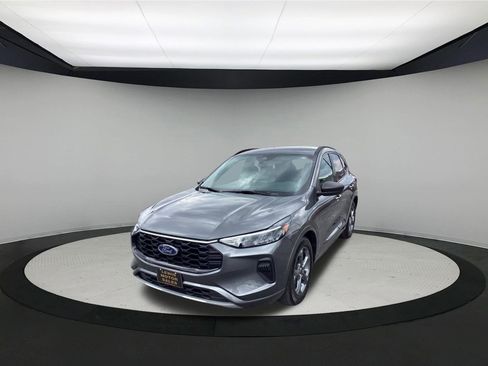 Used 2023 Ford Escape ST-Line FWD image 4