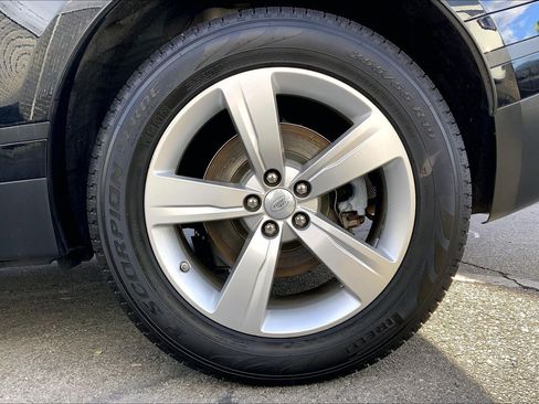 Used 2020 Land Rover Range Rover Velar S image 9