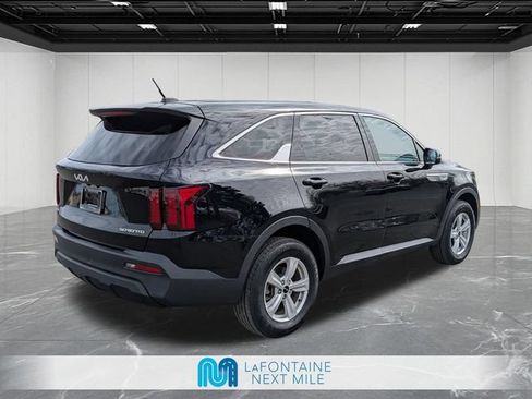 Used 2023 Kia Sorento LX AWD/4WD image 5