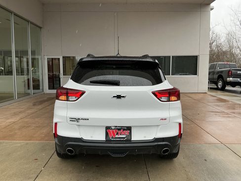 Used 2023 Chevrolet TrailBlazer RS w/ Sun and Liftgate Package image 21