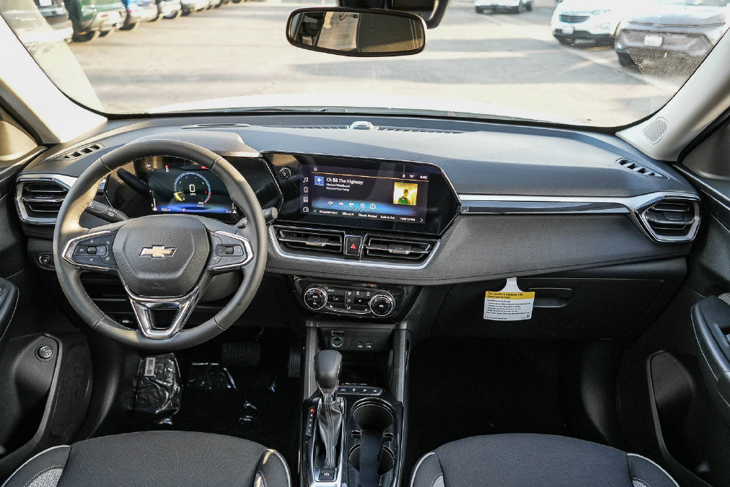New 2026 Chevrolet TrailBlazer LT w/ Convenience Package FWD image 12