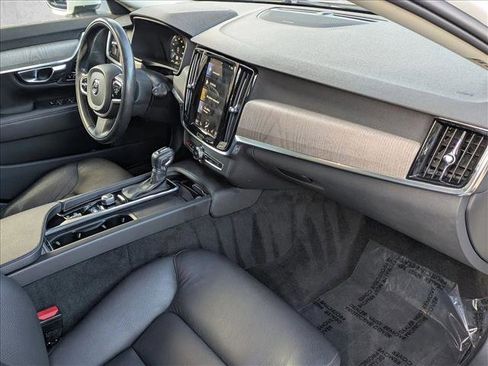 Used 2021 Volvo V90 T6 Cross Country w/ Climate Package image 22