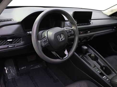 Used 2023 Honda Accord EX image 11