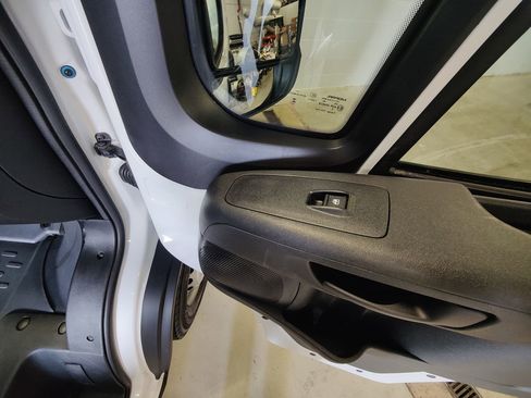 Used 2024 RAM ProMaster 2500 w/ Convenience Group FWD image 13