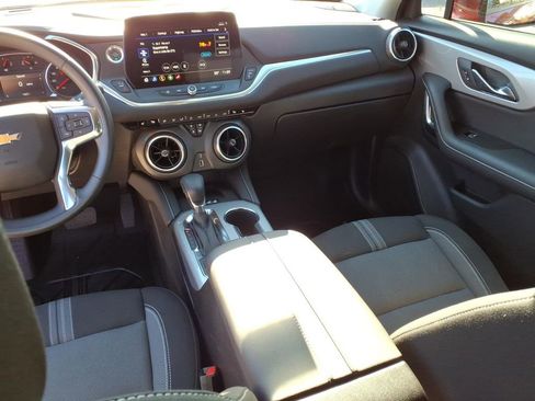 Used 2025 Chevrolet Blazer LT w/ Convenience Package image 16