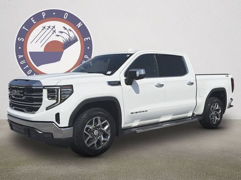 Used 2023 GMC Sierra 1500 SLT w/ SLT Premium Package AWD/4WD image 2