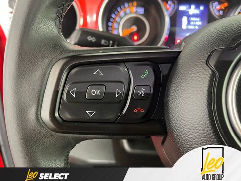 Used 2023 Jeep Gladiator Sport AWD/4WD image 20
