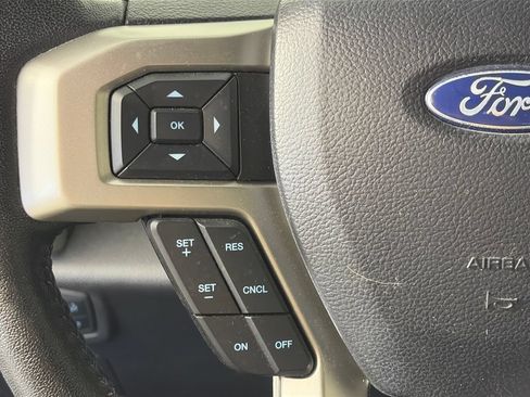 Used 2020 Ford F150 Lariat w/ Equipment Group 502A Luxury AWD/4WD image 17