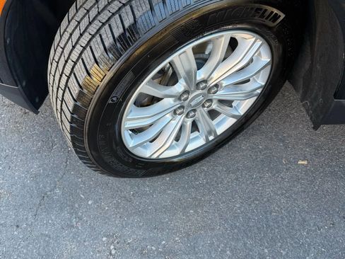 Used 2019 Cadillac XT5 FWD image 15