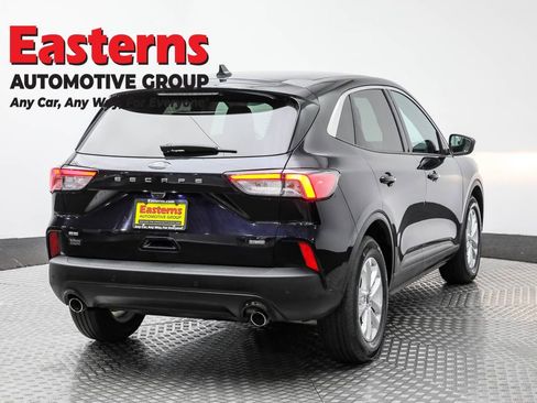 Used 2021 Ford Escape SE image 5