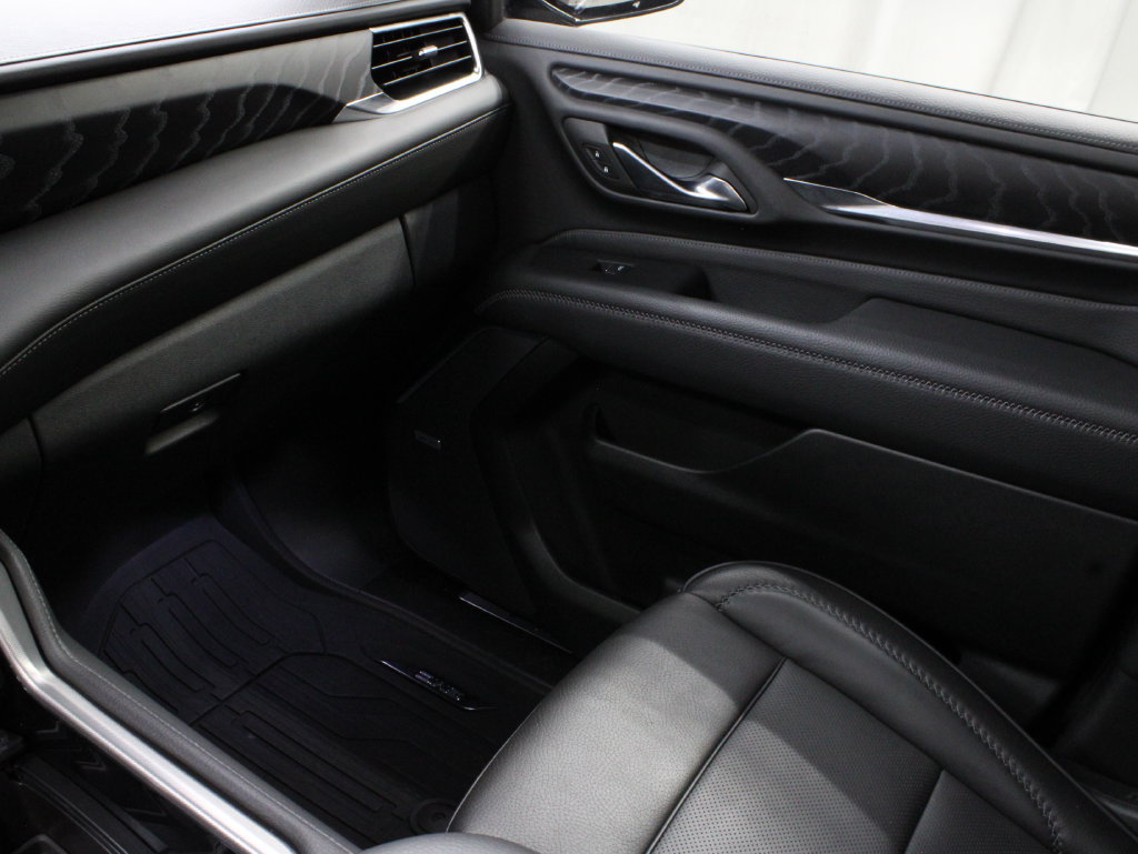 Used 2023 GMC Yukon Denali w/ LPO, Floor Liner Package AWD/4WD image 32