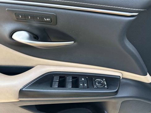 Used 2020 Lexus ES 350 w/ Premium Package image 18