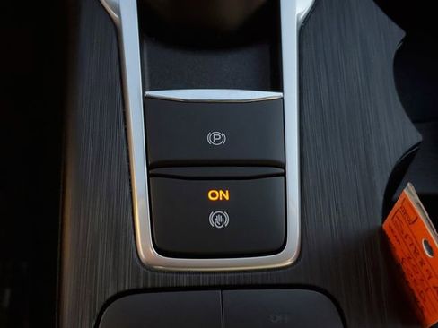 Used 2021 Ford Escape SEL image 32