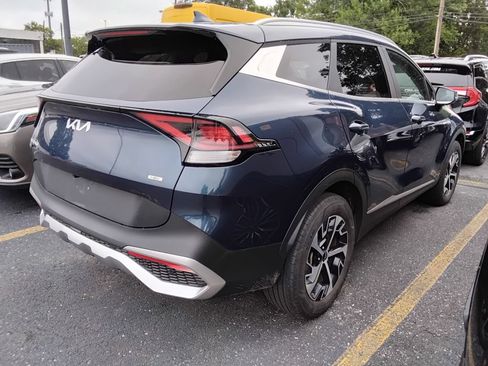 Used 2023 Kia Sportage EX AWD/4WD image 6