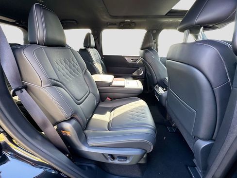 New 2026 INFINITI QX80 Autograph w/ Premium Cargo Package AWD/4WD image 31