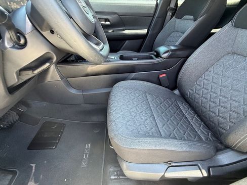 Used 2025 Nissan Kicks SV AWD/4WD image 12