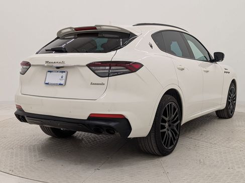 Used 2022 Maserati Levante Modena image 9