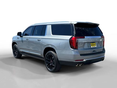 Used 2026 GMC Yukon XL Denali w/ Sun & Power Step Package AWD/4WD image 3