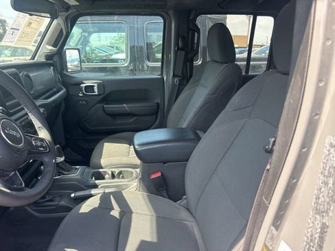 Used 2023 Jeep Wrangler Unlimited Sport AWD/4WD image 7