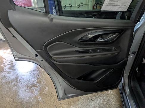 Used 2024 GMC Terrain AT4 w/ Tech Package AWD/4WD image 11